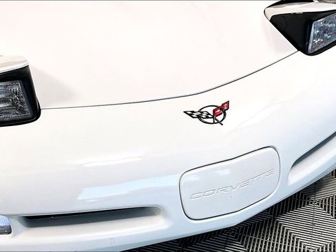 Used 2002 Chevrolet Corvette Coupe w/ Preferred Equipment Group2 image 21