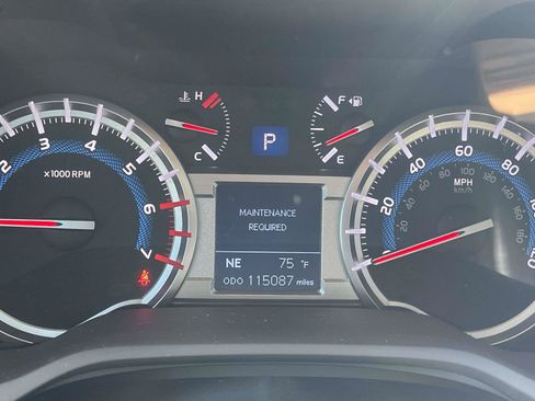 Used 2018 Toyota 4Runner Limited AWD/4WD image 21