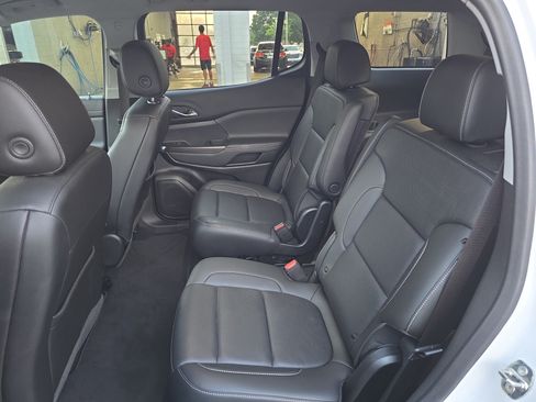 Used 2022 GMC Acadia SLT w/ Elevation Edition FWD image 14