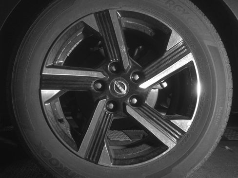 Used 2025 Nissan Sentra SV image 14