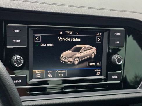 Used 2020 Volkswagen Jetta S image 39