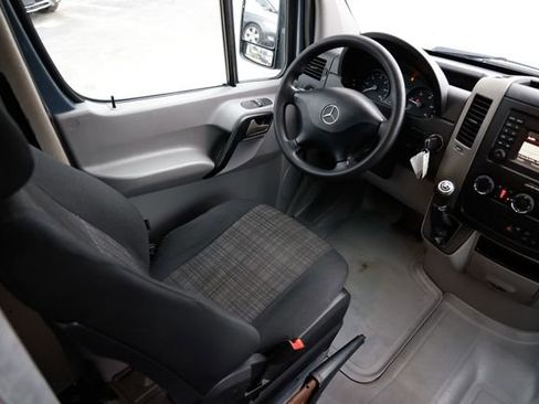 Used 2018 Mercedes-Benz Sprinter 2500 image 10