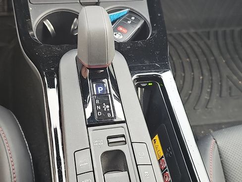 Used 2023 Toyota Prius Prime FWD image 8
