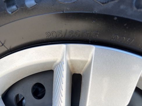 Used 2024 Nissan Kicks S image 28