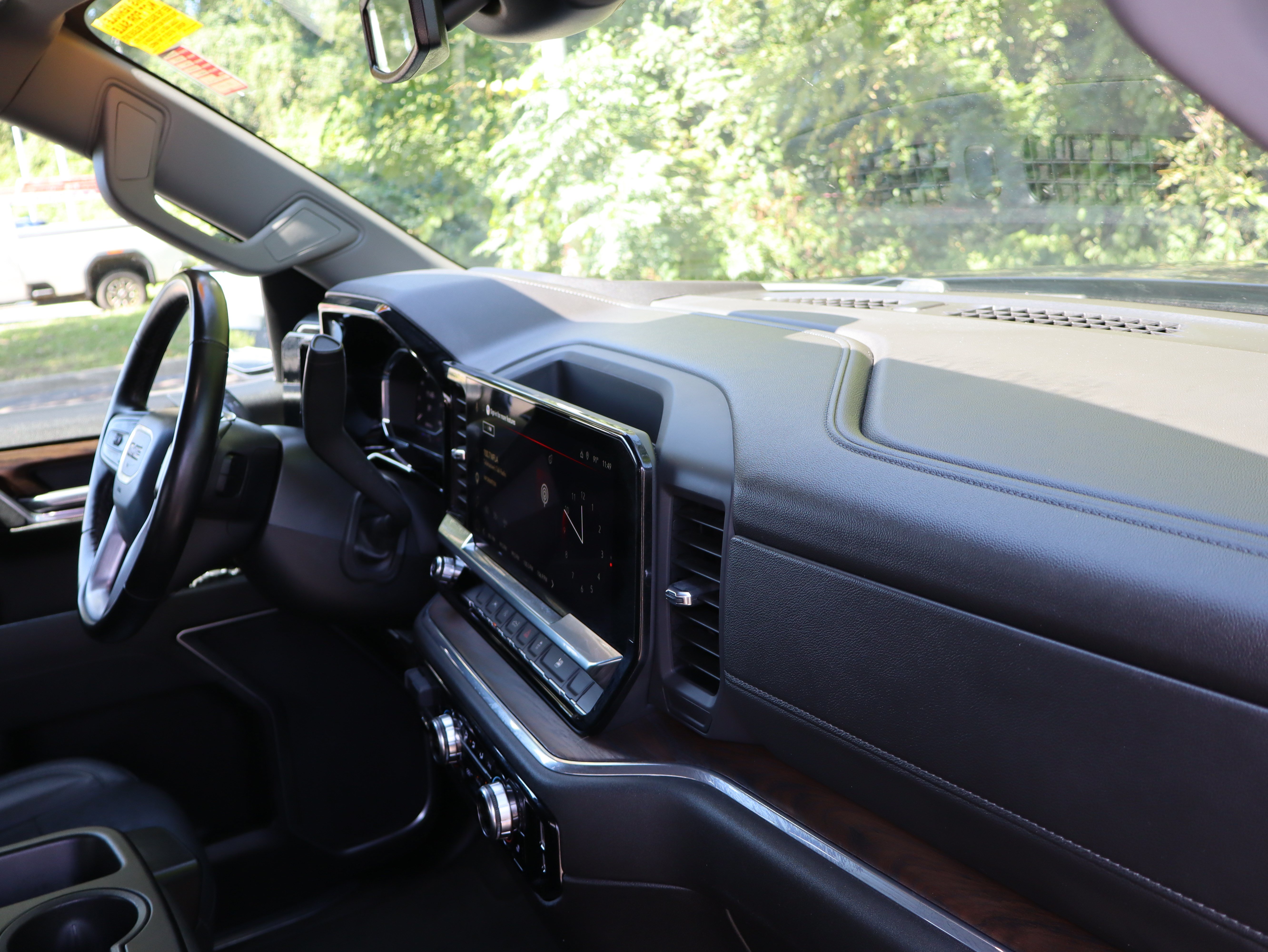 Used 2025 GMC Sierra 1500 SLT RWD image 30