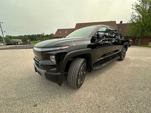 Used 2025 Chevrolet Silverado EV LT w/ LT Premium Package AWD/4WD image 1