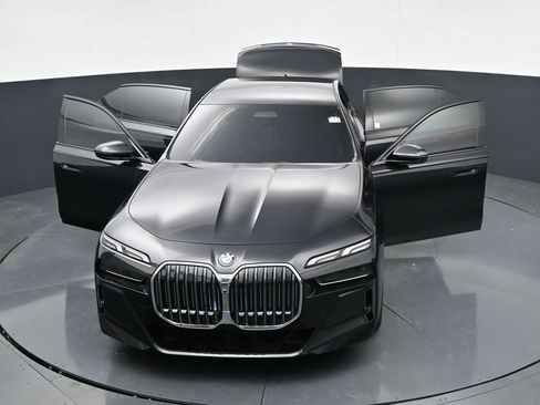 Used 2023 BMW 760i xDrive AWD/4WD image 55