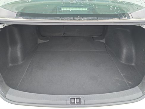 Used 2020 Toyota Corolla LE image 12