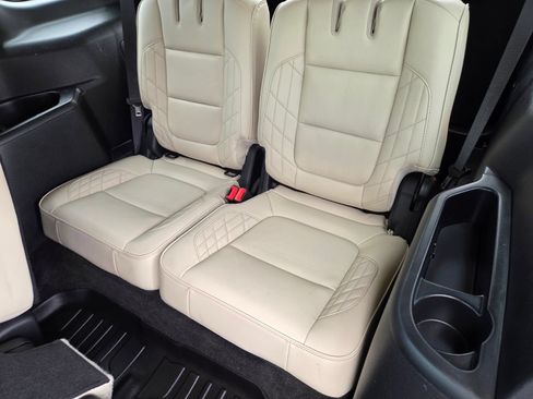 Certified 2018 Ford Explorer Platinum AWD/4WD image 13