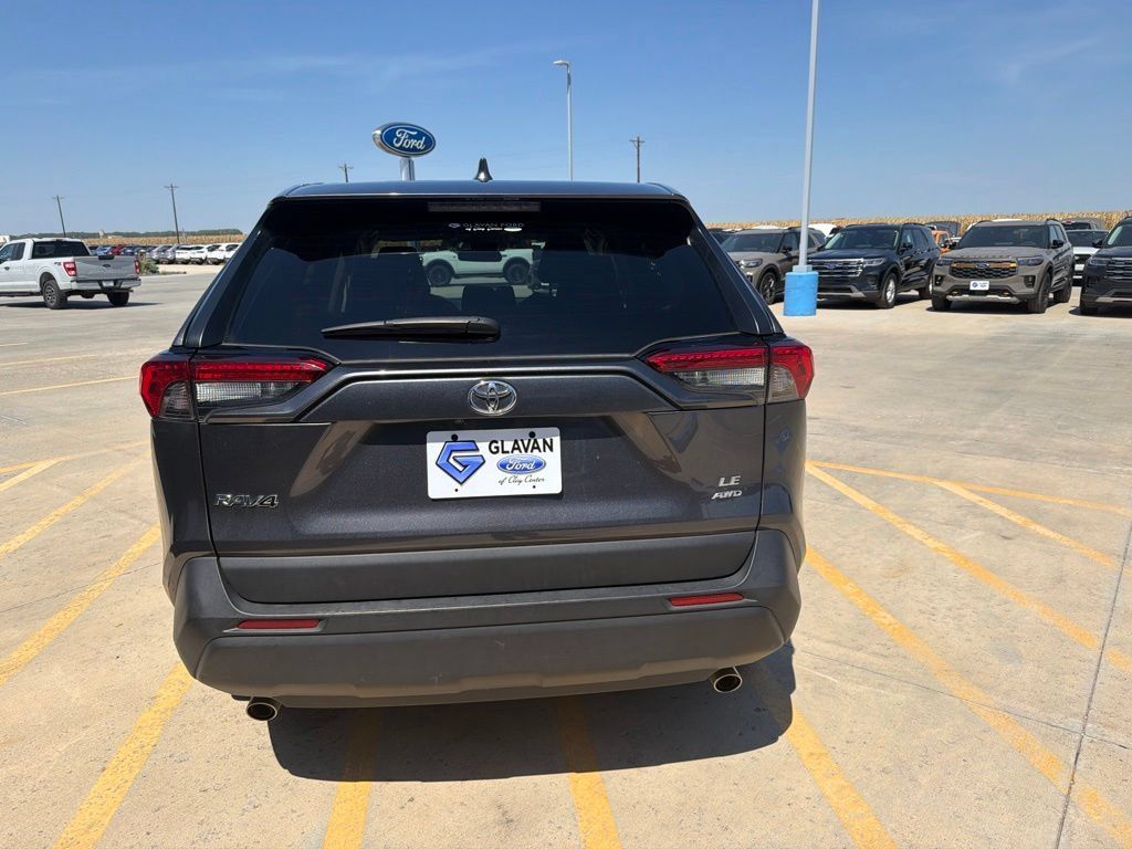 Used 2025 Toyota RAV4 LE AWD/4WD image 6