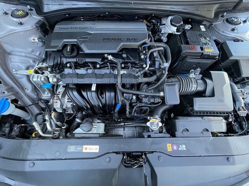 Used 2025 Hyundai Elantra SEL FWD image 32