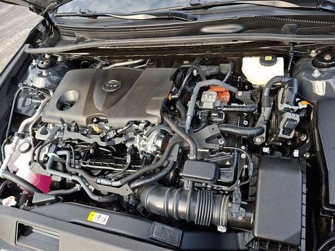 Used 2025 Toyota Camry LE image 27