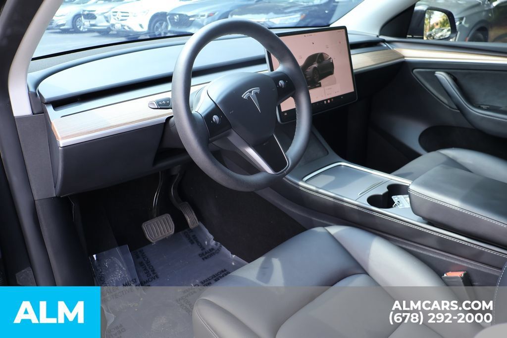Used 2025 Tesla Model Y Long Range AWD/4WD image 9