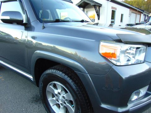 Used 2012 Toyota 4Runner SR5 image 40