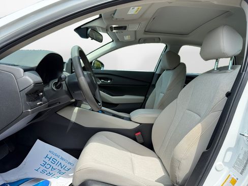 Certified 2024 Honda Accord EX image 11
