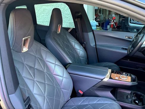 Used 2023 BMW iX xDrive50 w/ Premium Package image 8