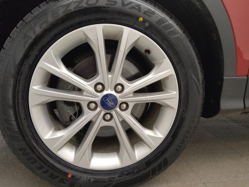 Used 2019 Ford Escape SE FWD image 31