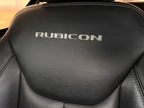 Used 2015 Jeep Wrangler Rubicon w/ Power Convenience Group AWD/4WD image 15