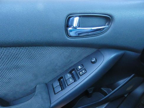 Used 2008 Nissan Altima 3.5 SE FWD image 19