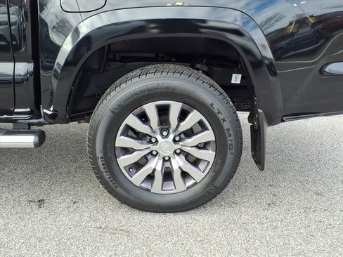 Used 2021 Toyota Tacoma Limited image 4
