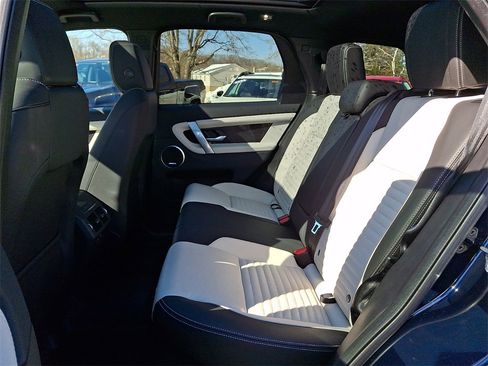 Used 2023 Land Rover Discovery Sport SE R-Dynamic image 10