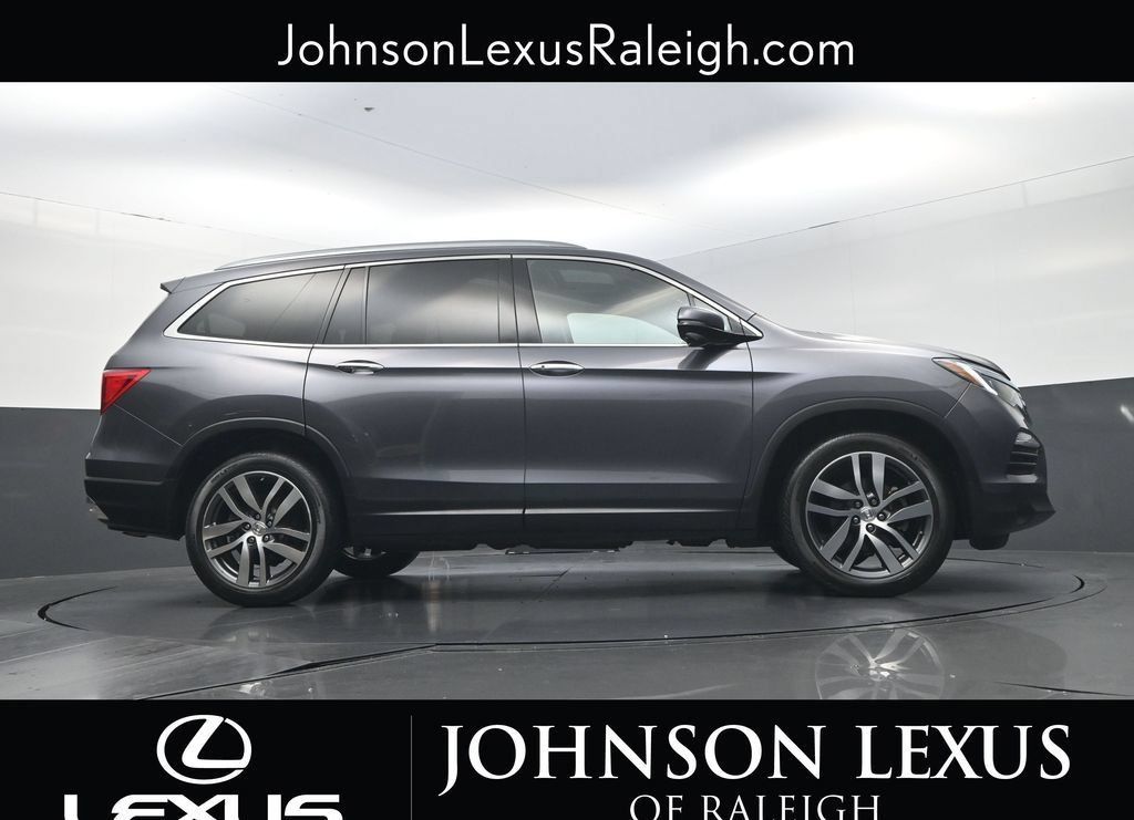 Used 2017 Honda Pilot Touring image 21