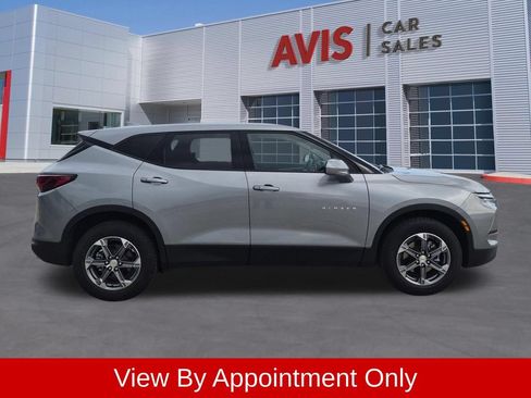 Used 2025 Chevrolet Blazer LT FWD image 5