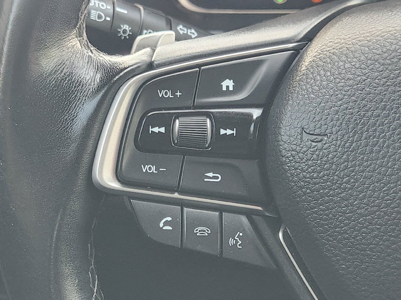Certified 2022 Honda Accord Touring image 27