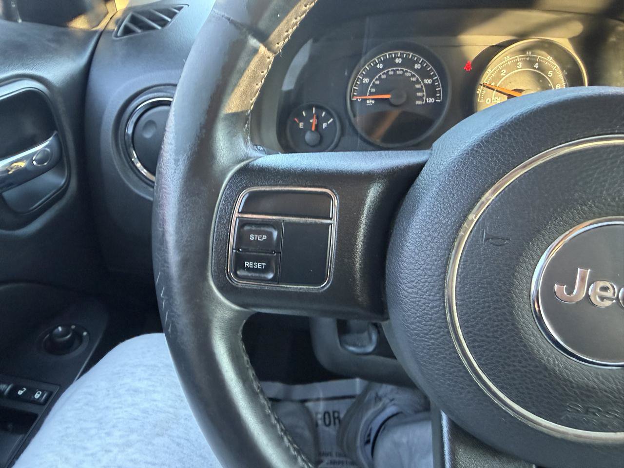 Used 2014 Jeep Patriot High Altitude FWD image 25