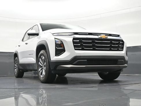 Used 2026 Chevrolet Equinox LT AWD/4WD image 30
