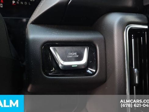 Used 2025 GMC Yukon Denali RWD image 33