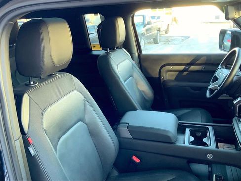 Used 2024 Land Rover Defender 90 X-Dynamic SE image 8