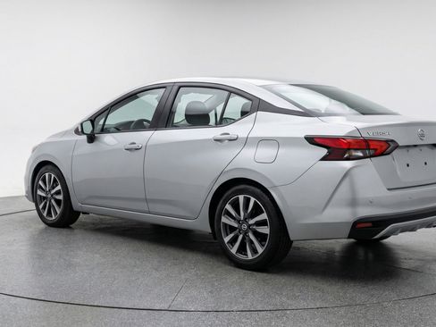 Used 2025 Nissan Versa SV FWD image 6