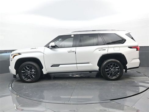 Used 2024 Toyota Sequoia Platinum image 24