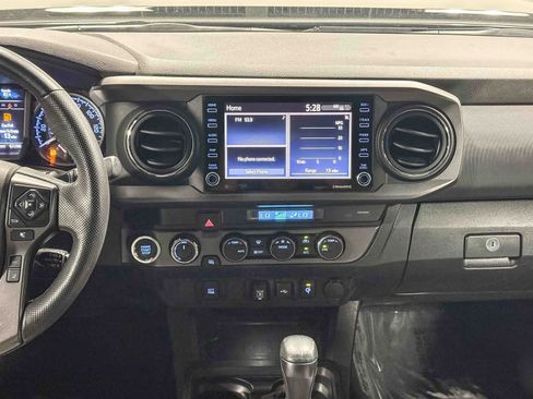 Certified 2023 Toyota Tacoma TRD Off-Road AWD/4WD image 15