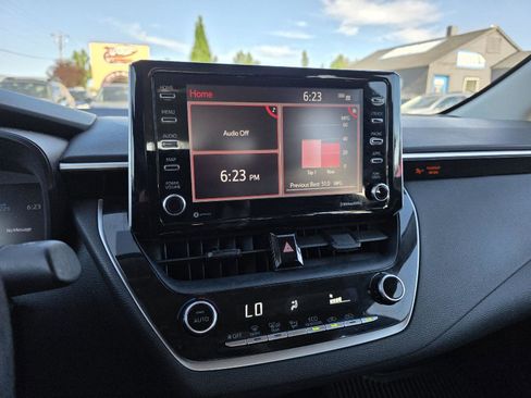Used 2021 Toyota Corolla LE FWD image 14