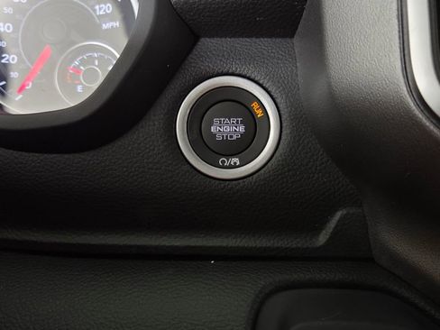 New 2026 RAM 1500 4x4 Crew Cab image 17