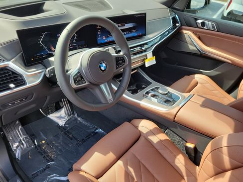 New 2026 BMW X5 xDrive40i w/ M Sport Package AWD/4WD image 18