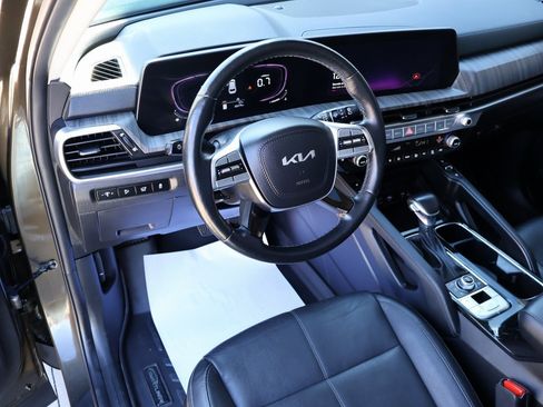 Used 2023 Kia Telluride EX w/ EX Captain's Chair Package image 28