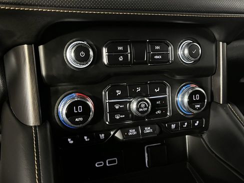 Used 2023 GMC Yukon XL AT4 image 20