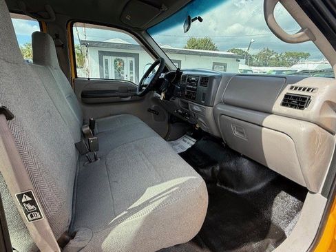 Used 2001 Ford F350 XL image 15