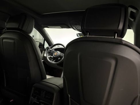 Certified 2024 Porsche Cayenne S AWD/4WD image 30