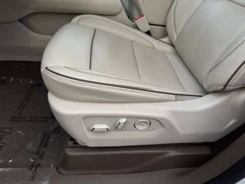 Used 2022 GMC Yukon Denali AWD/4WD image 6