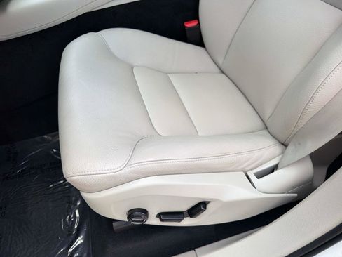 Certified 2024 Volvo XC90 T8 Plus w/ Protection Package Premier AWD/4WD image 18