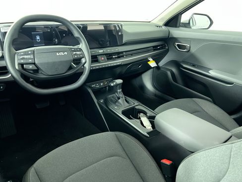 New 2025 Kia K4 LXS image 30