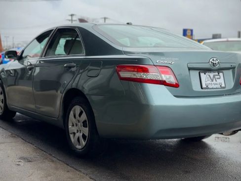 Used 2010 Toyota Camry FWD image 5