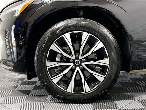 Used 2024 Volvo XC60 B5 Plus w/ Protection Package Premier AWD/4WD image 8