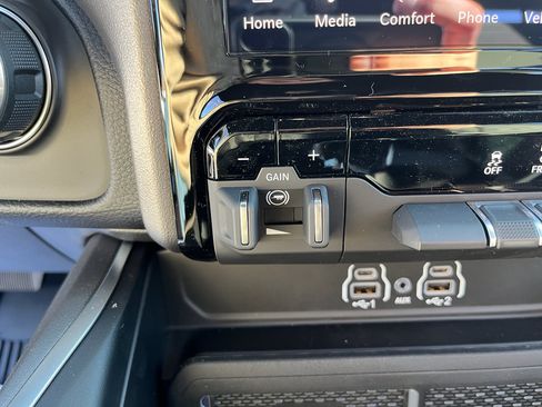 New 2026 RAM 1500 Big Horn AWD/4WD image 8