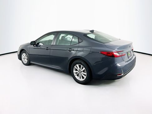 Used 2025 Toyota Camry LE image 5