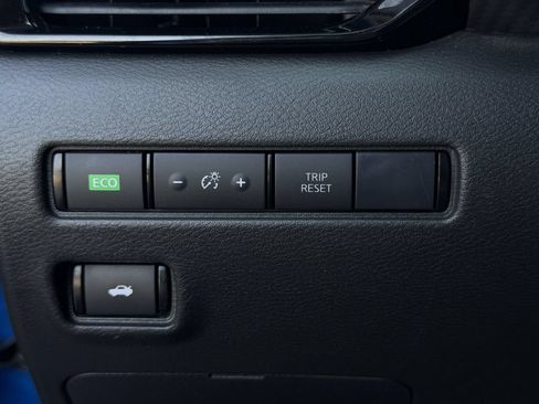 Used 2020 Nissan Sentra SV FWD image 23